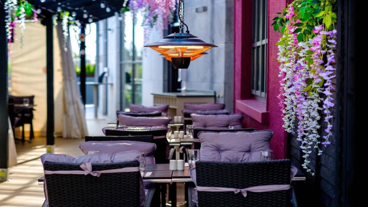 Claregalway Hotel ภายนอก รูปภาพ