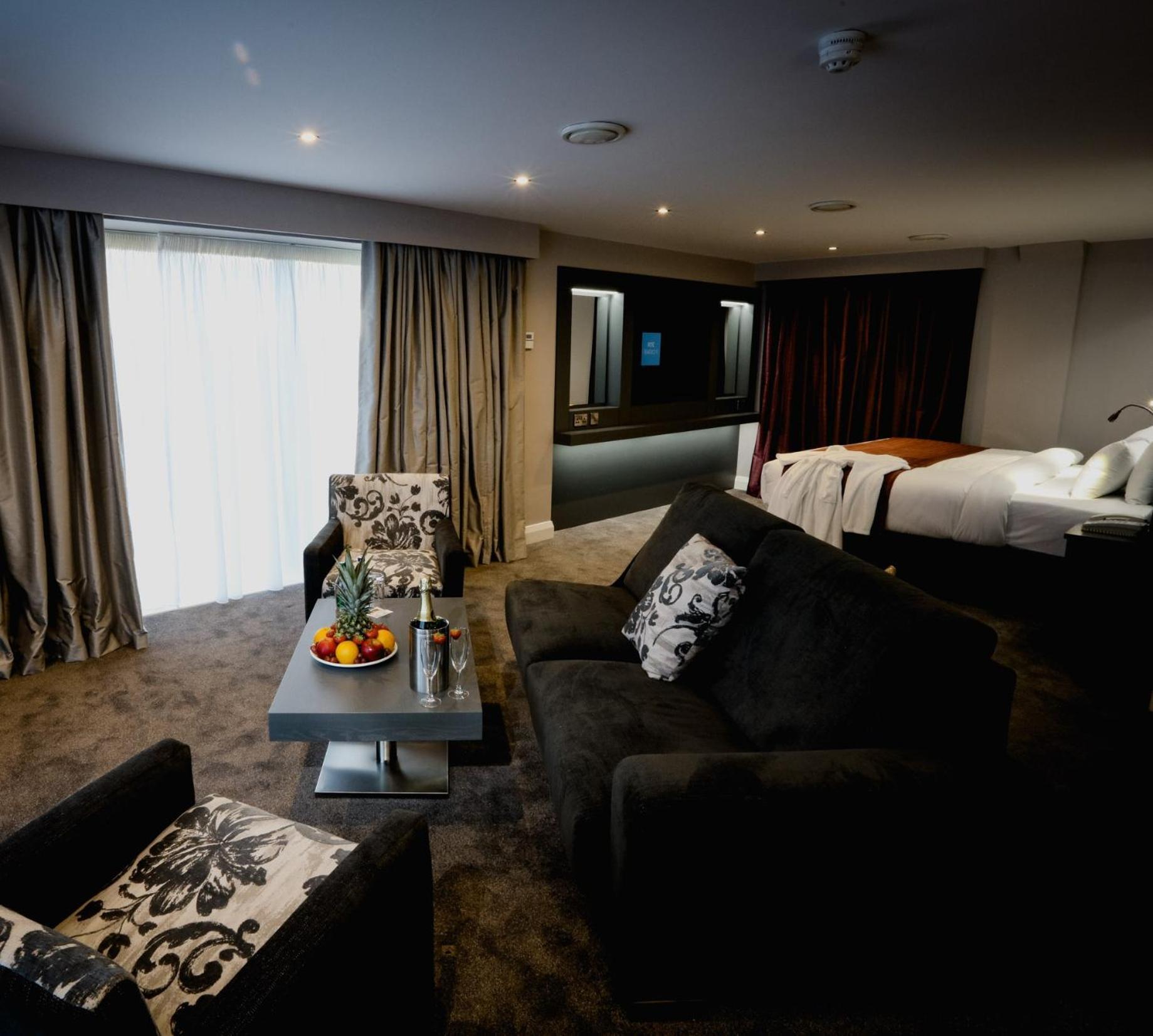 Claregalway Hotel ภายนอก รูปภาพ